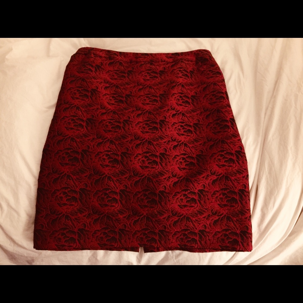 NEW Calvin Klein Red and Black Floral Pencil Skirt